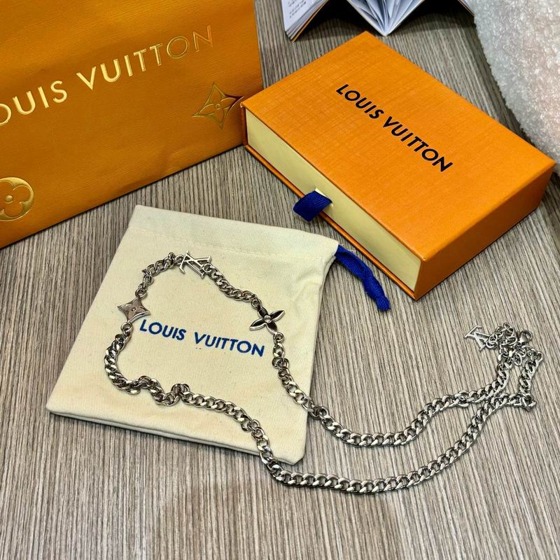 LV Necklace 03lyr692 (7)